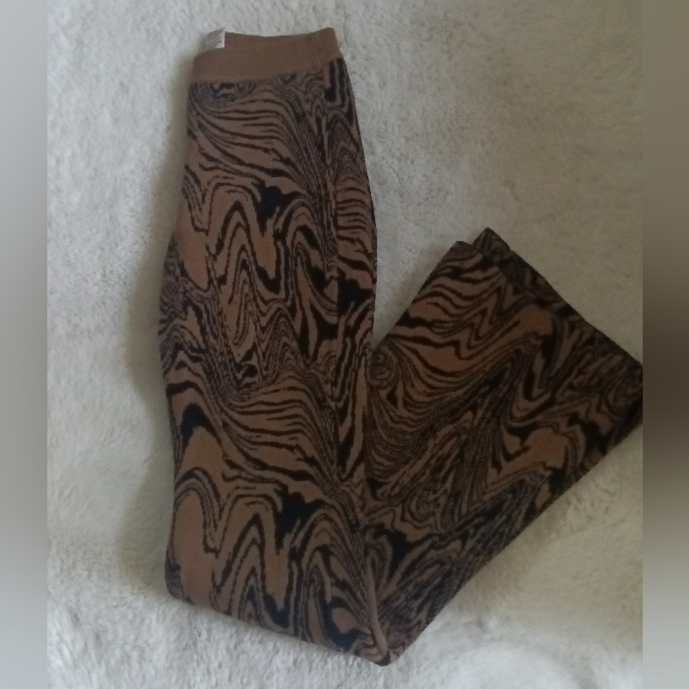 Good American Swirl Pants - Picture 2 of 6